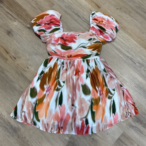 RW&CO Floral Dress - Picture 10 of 12